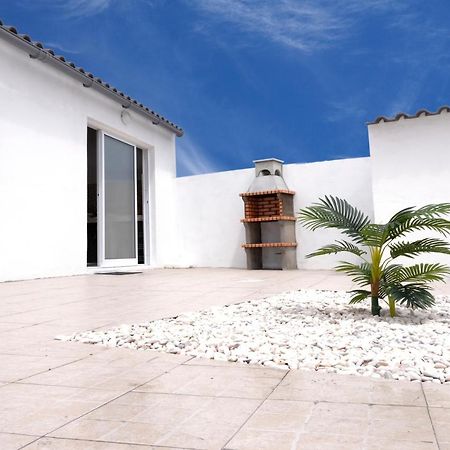 מוסטיירוס Magnolia - Casa Com Dois Quartos Junto Ao Mar - Renovada Em 2023 מראה חיצוני תמונה